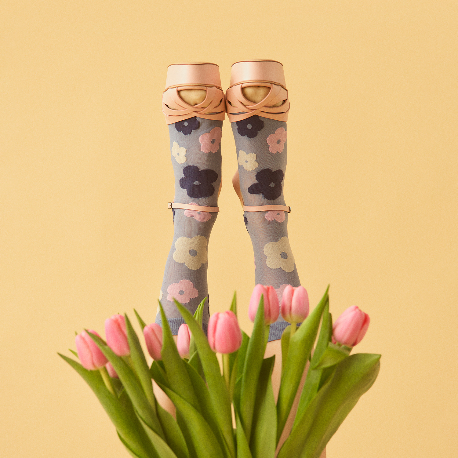 Step into Spring with Eutopia's Blossom Collection – where every sock tells a story of resilience and growth! 🧦🌸